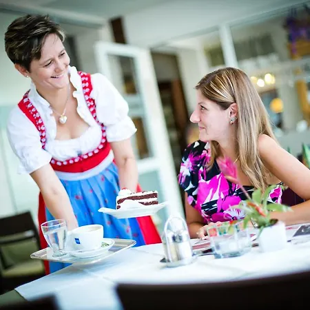 宾馆 巴宛伍特宾馆 2*