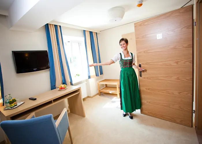 Bauernwirt Gasthof 2*