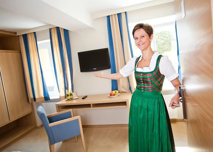 Bauernwirt Gasthof 2*